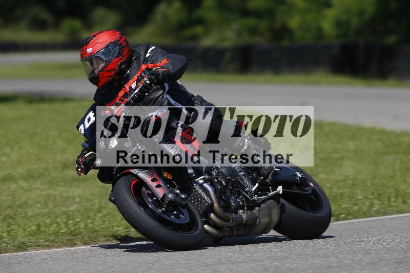 /Archiv-2024/29 12.06.2024 MOTO.CH Track Day ADR/Gruppe blau/90